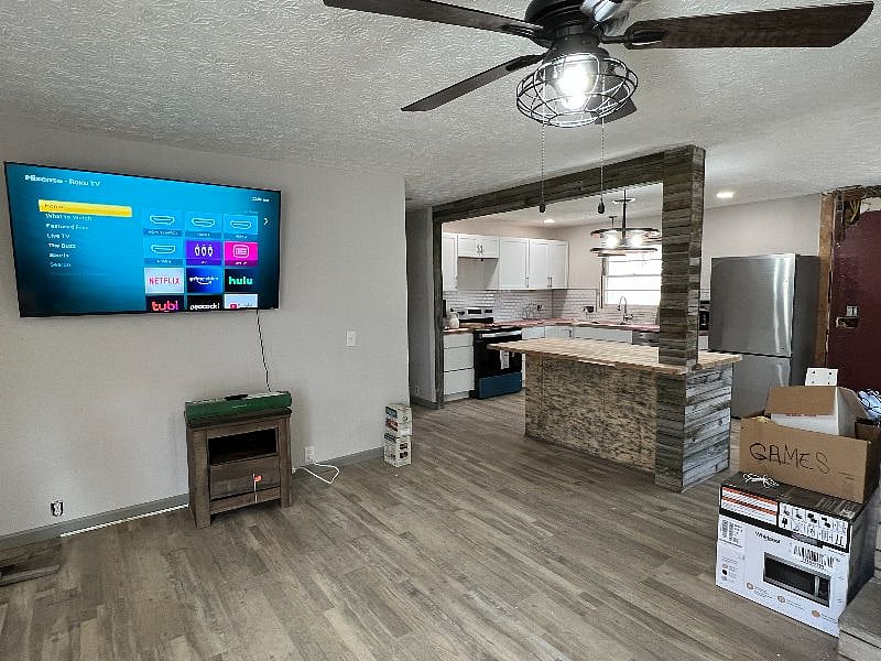 Furnished Finder property 472278_1 photo 3