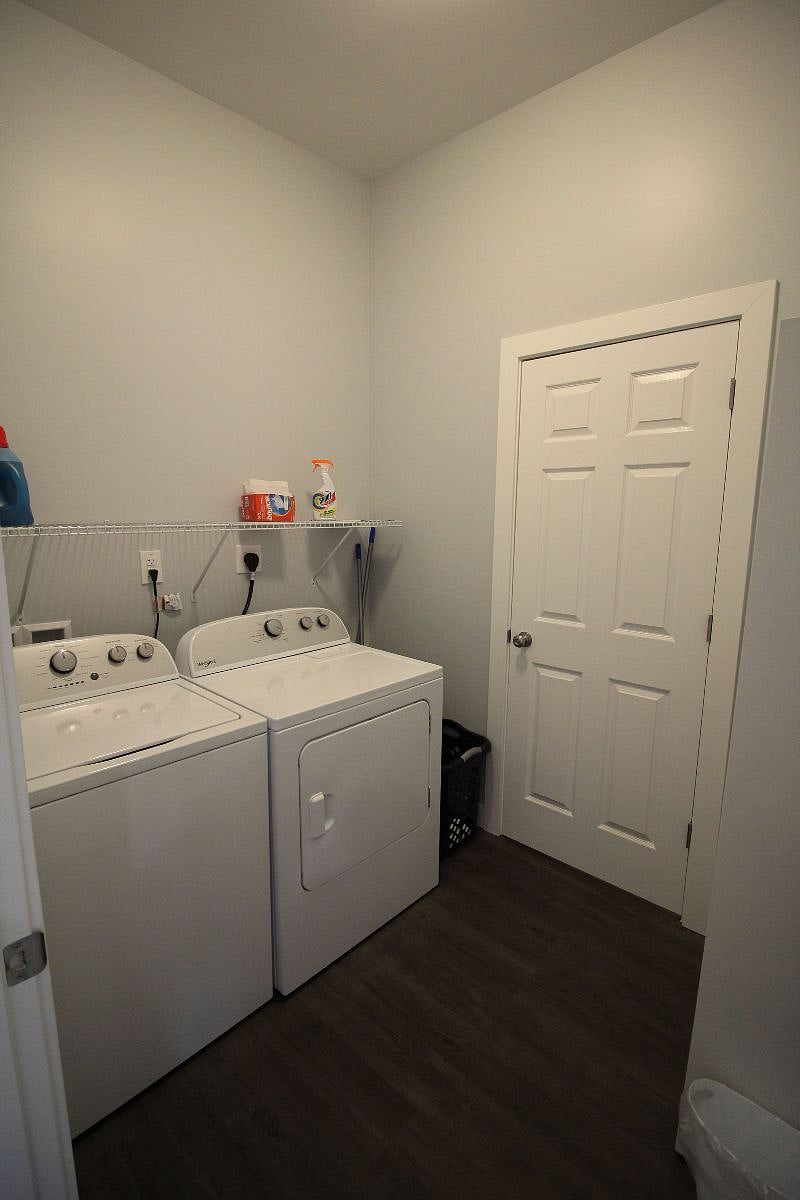 Furnished Finder property 472307_1 photo 12