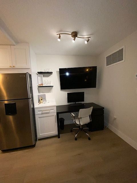 Furnished Finder property 472324_1 photo 3