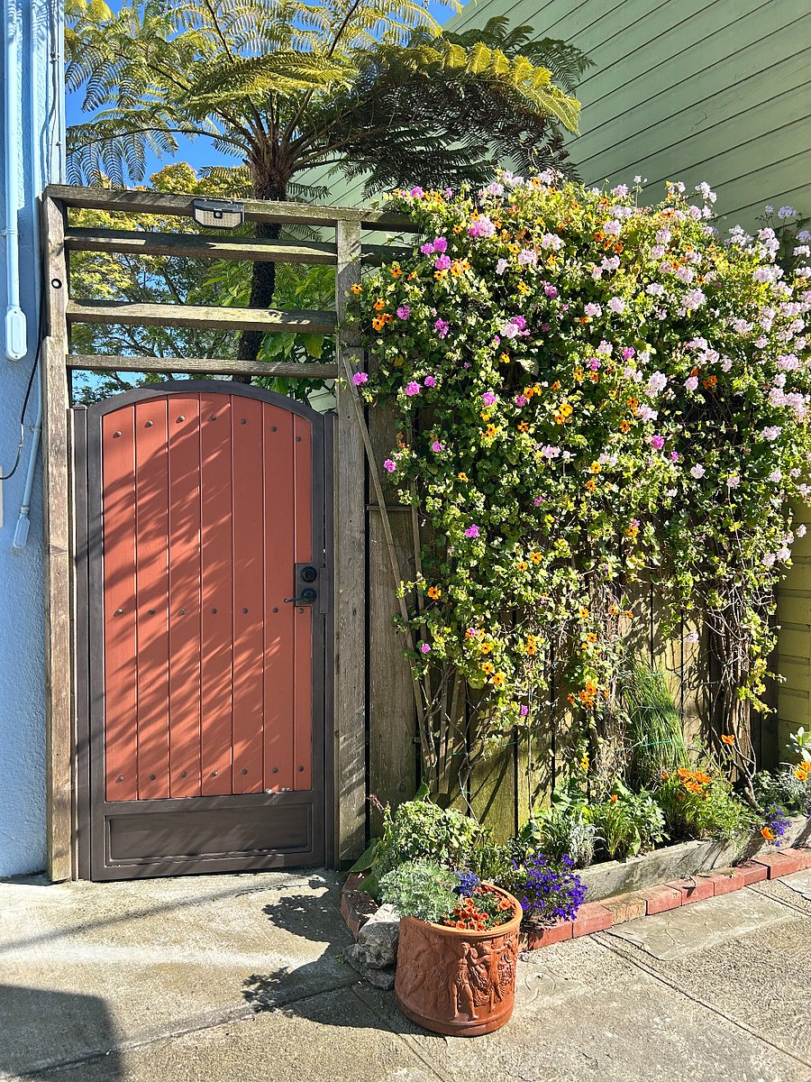 Private Entrance