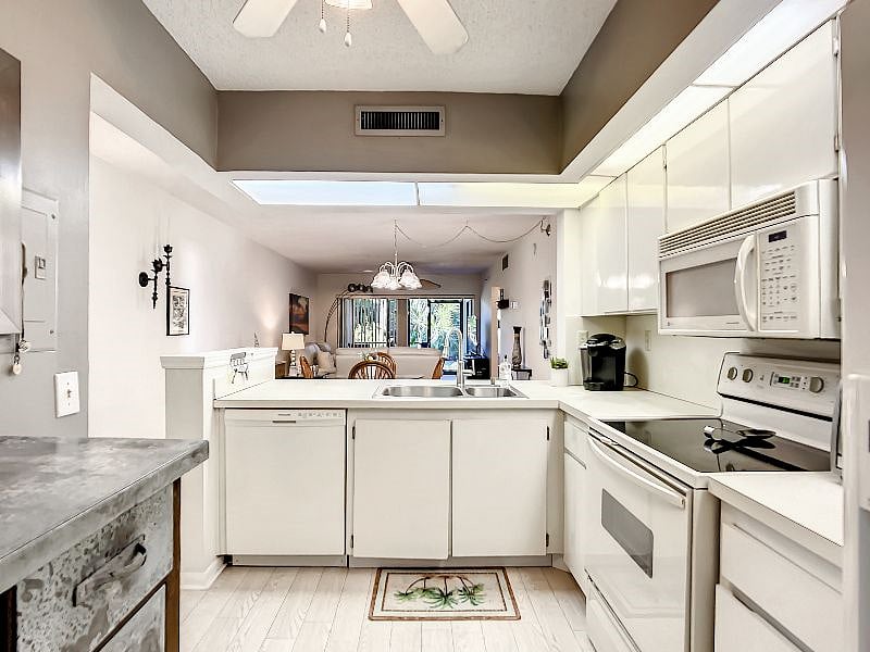 Furnished Finder property 472565_1 photo 3