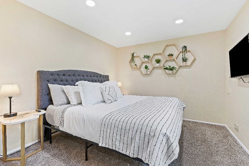 Furnished Finder property 472676_1 photo 13