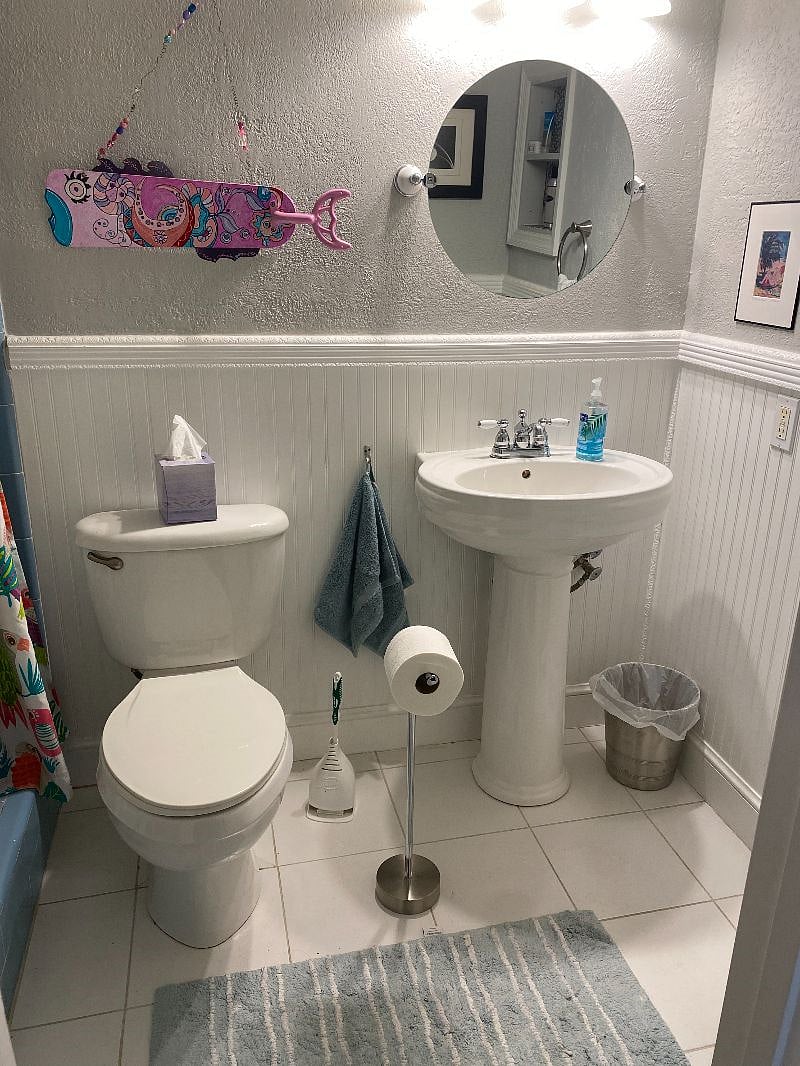 Full Bathroom