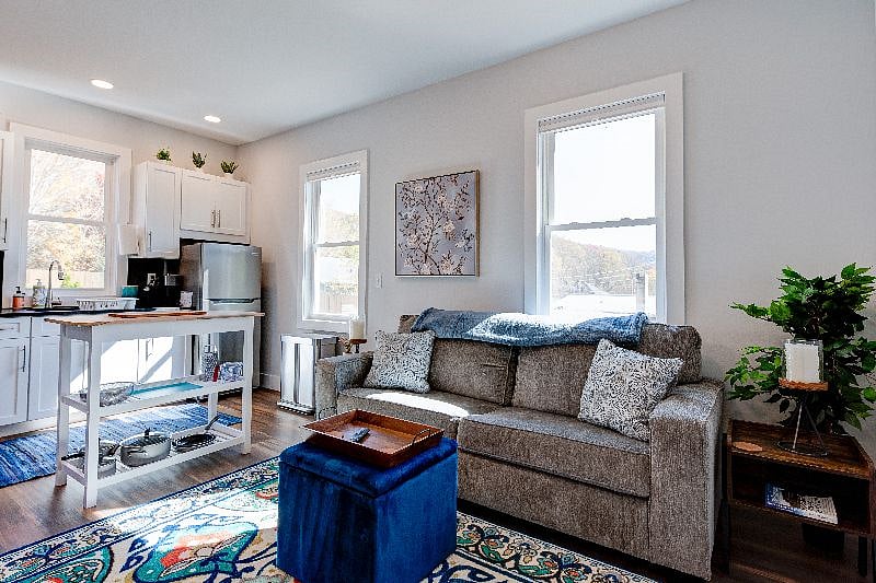 Furnished Finder property 472751_1 photo 3