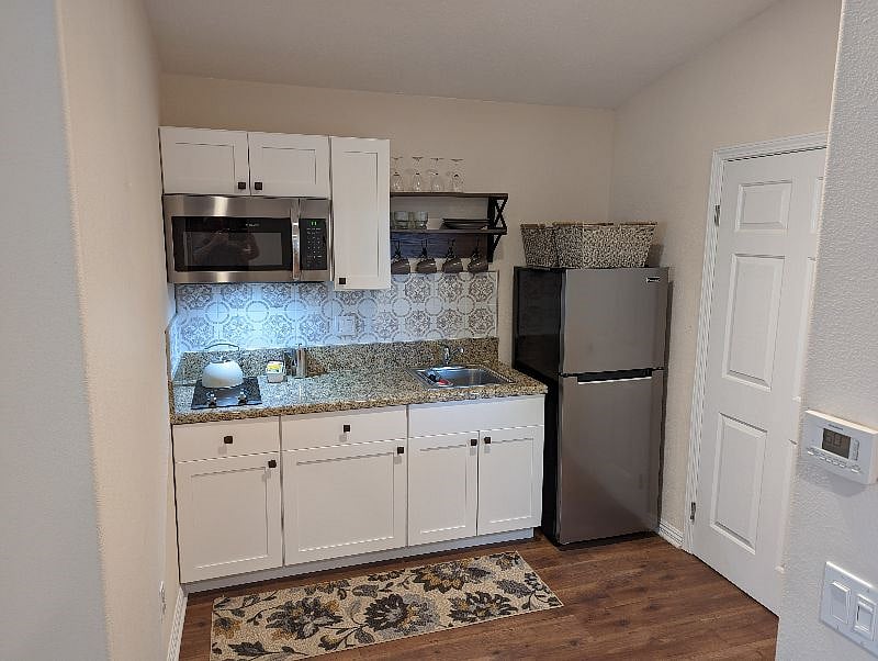 Furnished Finder property 472819_1 photo 3