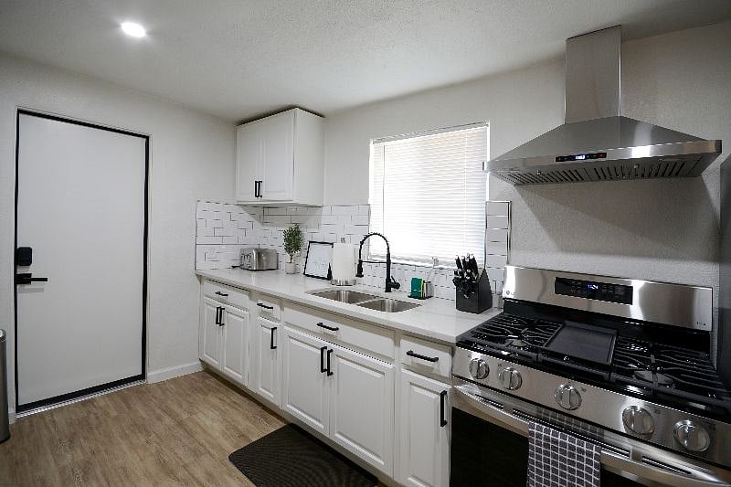 Furnished Finder property 472862_2 photo 13