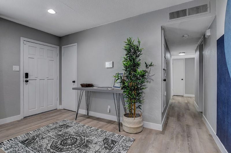 Furnished Finder property 472939_1 photo 33