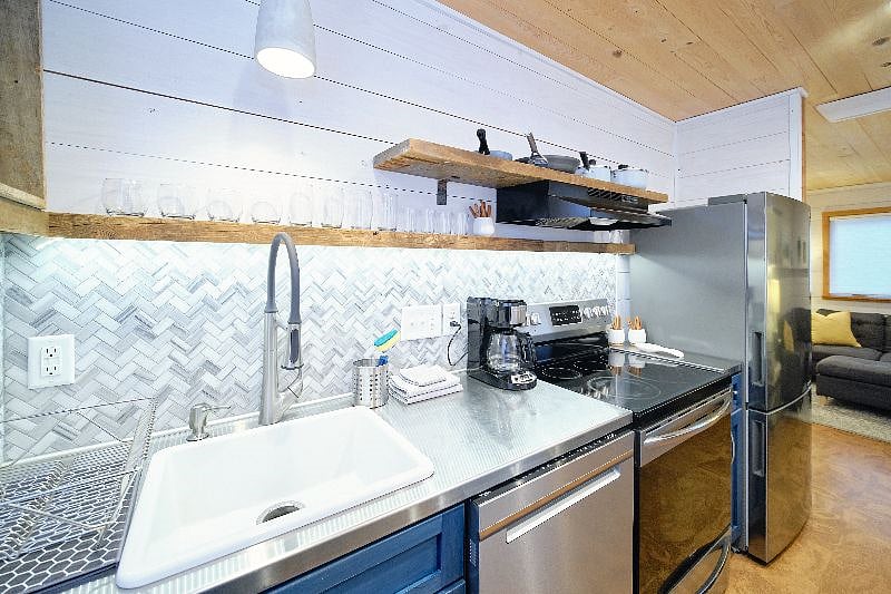 Furnished Finder property 472975_1 photo 25