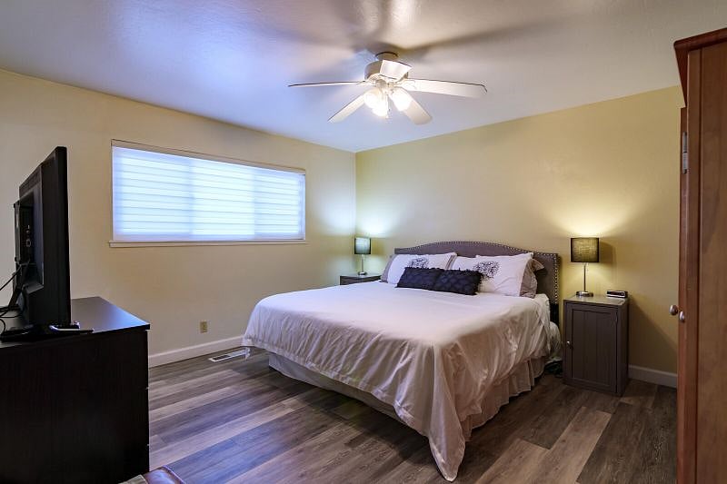Furnished Finder property 472999_1 photo 17