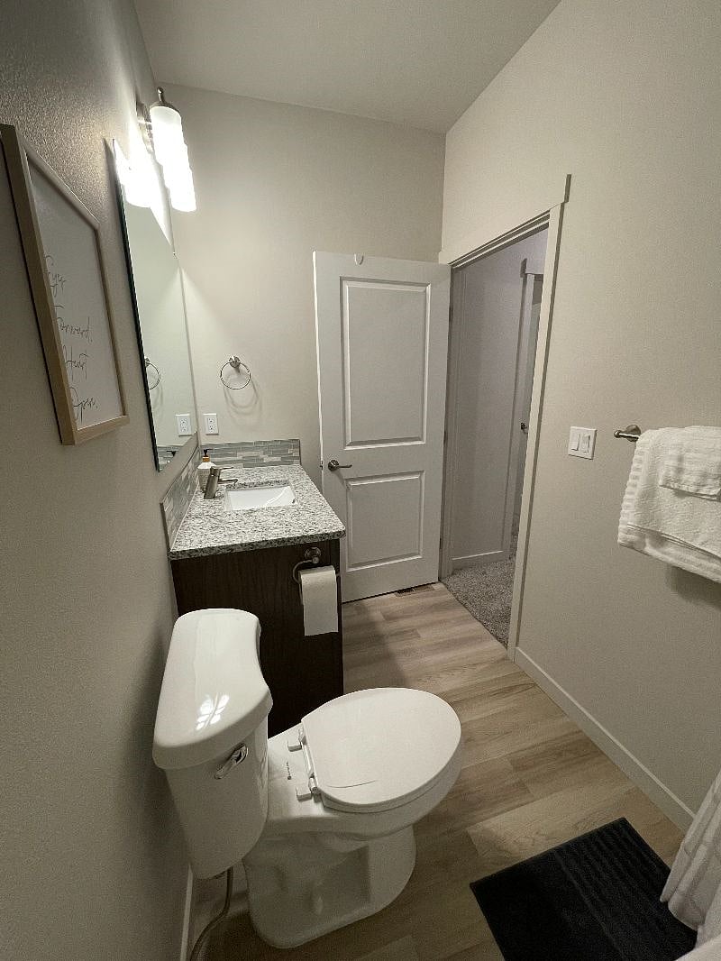secondary bathroom
