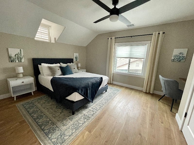 Upstairs bedroom with queen bed and desk space
Bedroom #3