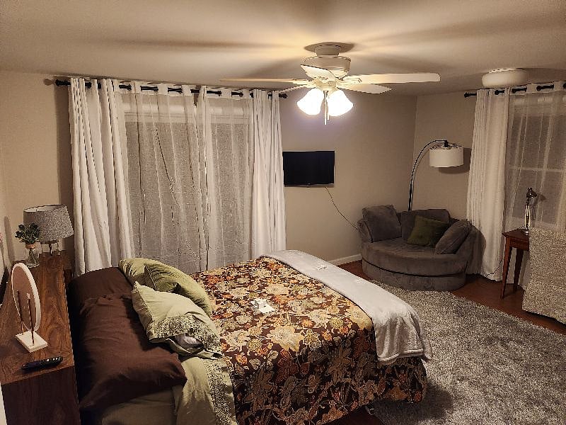Night/Blackout curtains up.