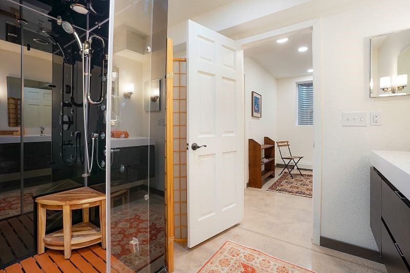 Private bathroom in lower-level suite