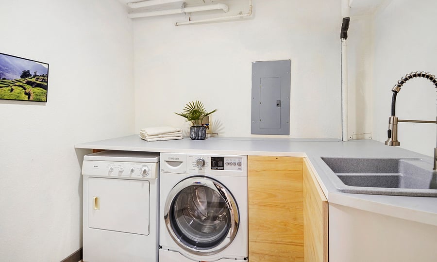 Shared laundry (lower level)