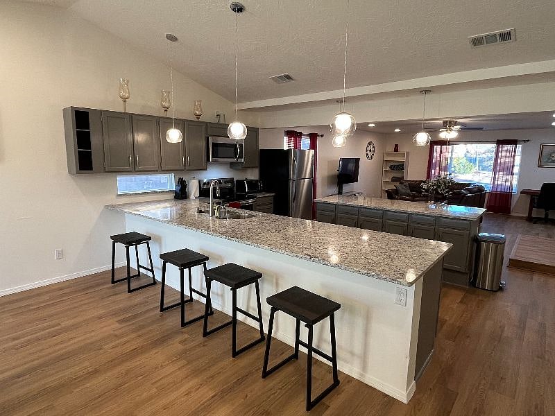 Furnished Finder property 473490_1 photo 1