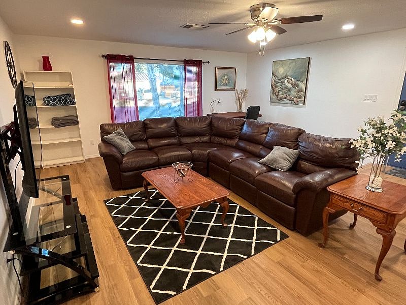 Furnished Finder property 473490_1 photo 3