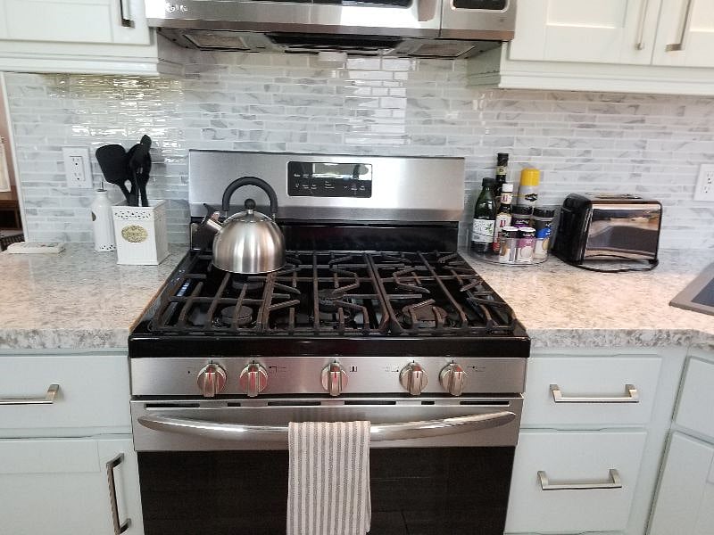 5 Burner Gas Cooktop and Oven