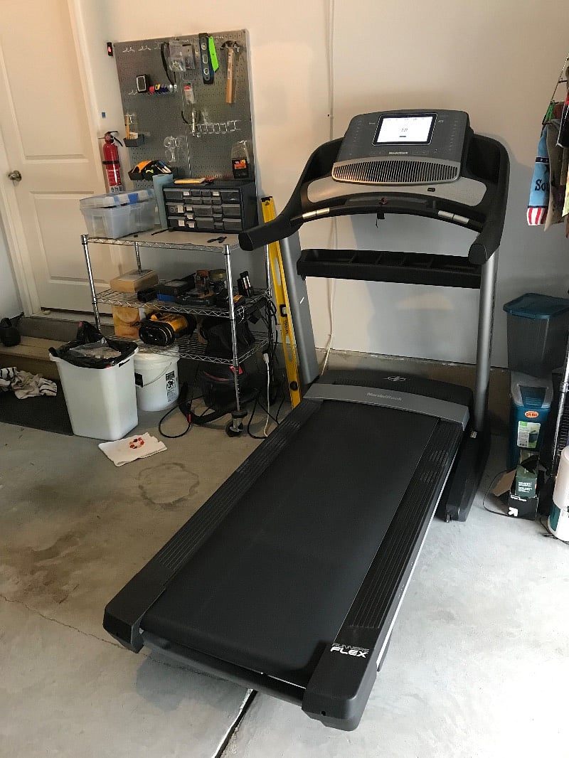 Commercial grade treadmill 
