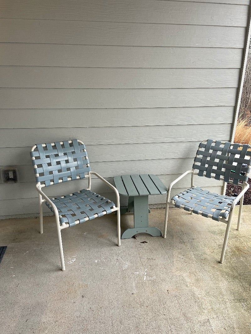 comfortable outdoor seating. Smoking is allowed outside only.