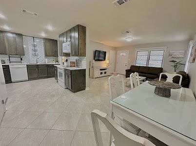 Furnished Finder property 474008_1 photo 9