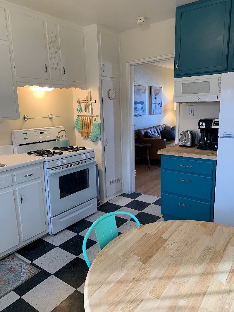New breakfast bar area