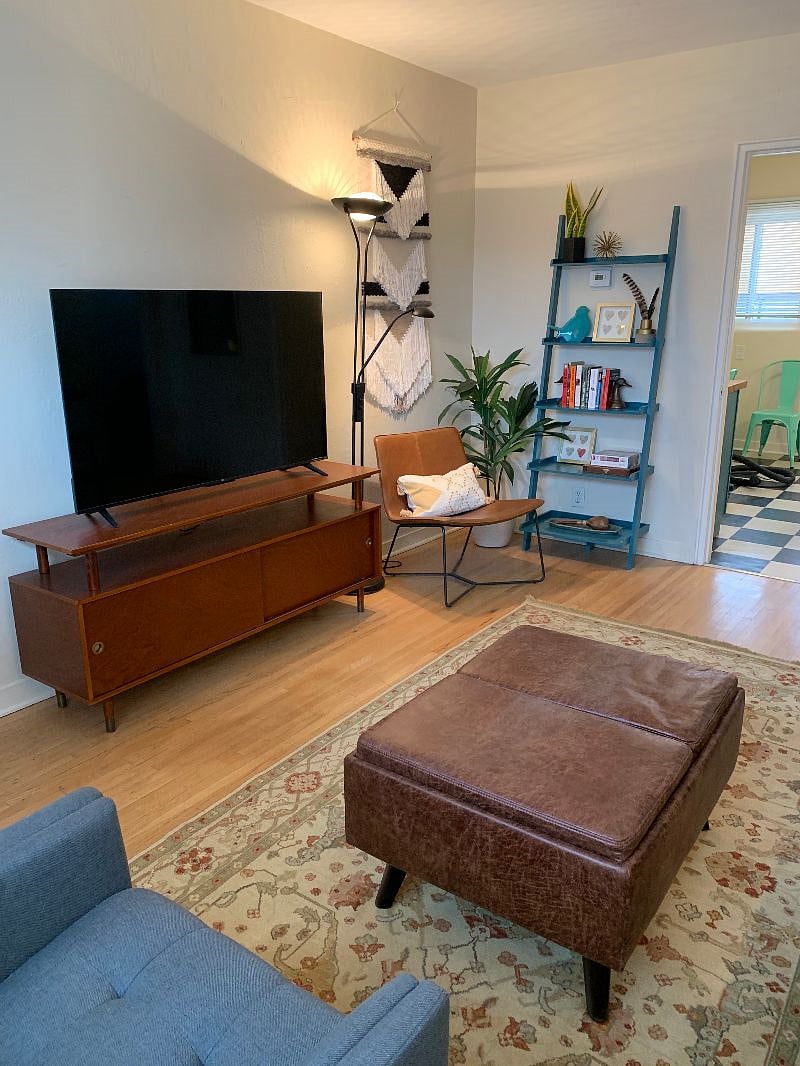Roku TV and fast Wifi included