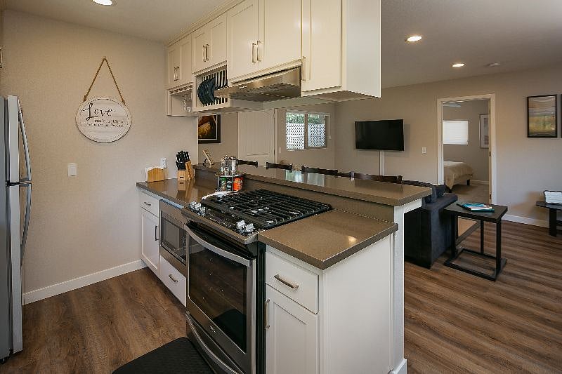 Furnished Finder property 474152_2 photo 4