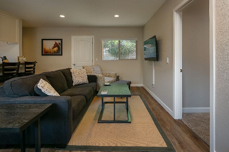 Furnished Finder property 474152_2 photo 19