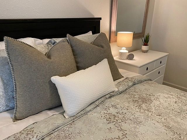 Queen Bed