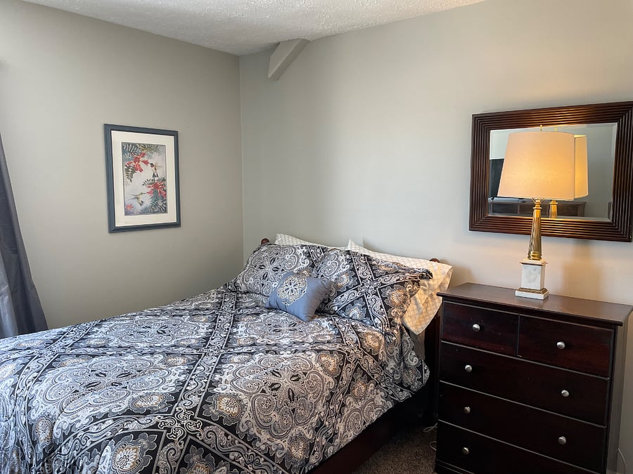 Guest bedroom