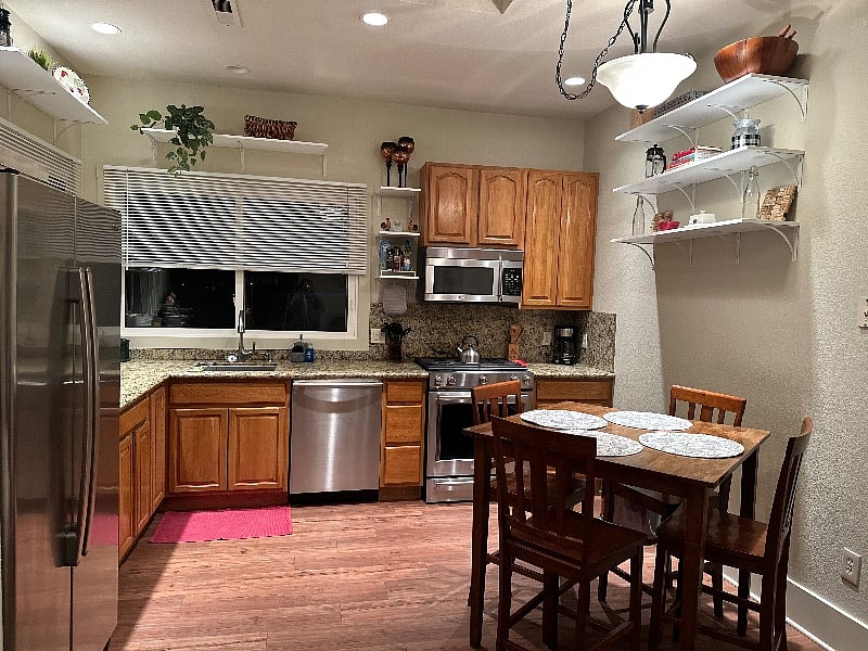 Kitchen with full size appliances 