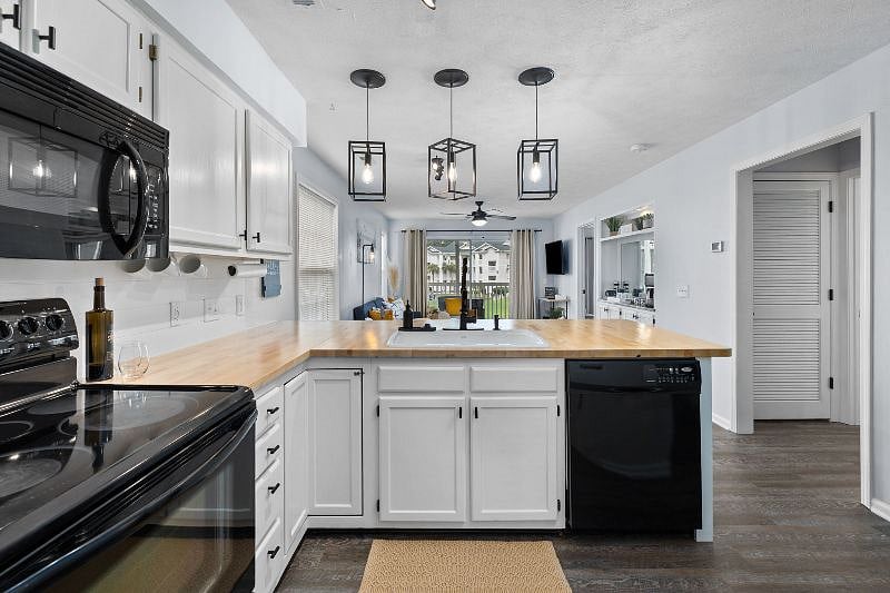 Spacious fully equipped kitchen to prepare your favorite meals