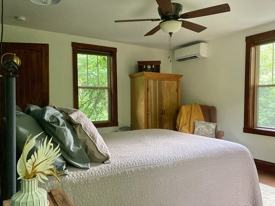 Upstairs Level, Bedroom