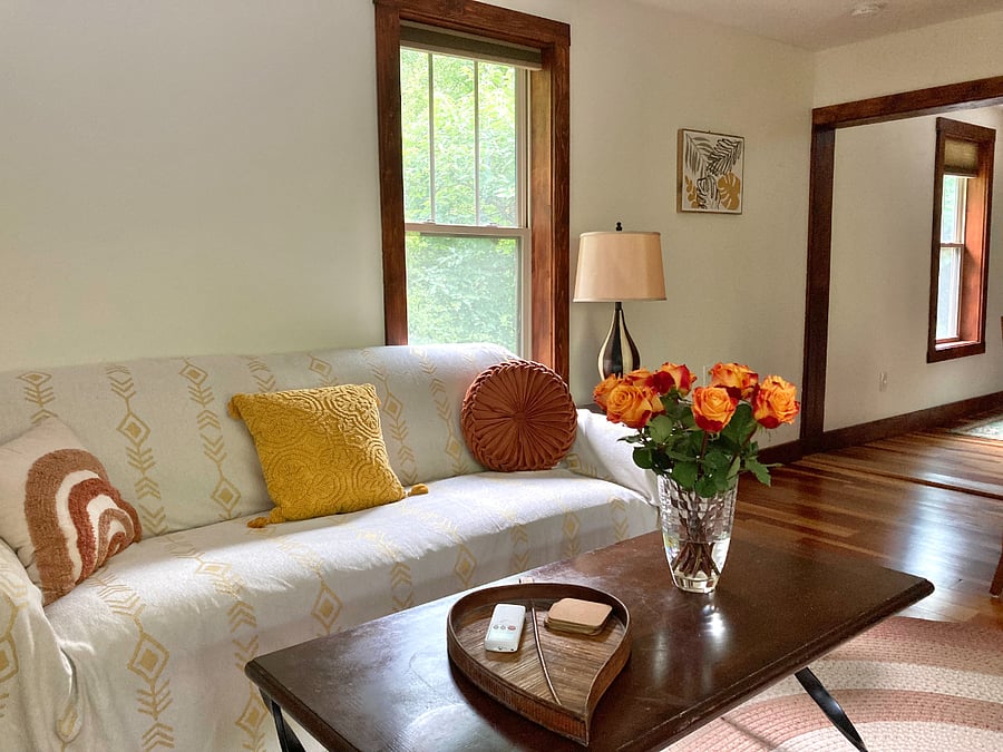 Upstairs Level, Living Room