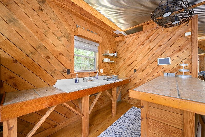 Furnished Finder property 475102_1 photo 16