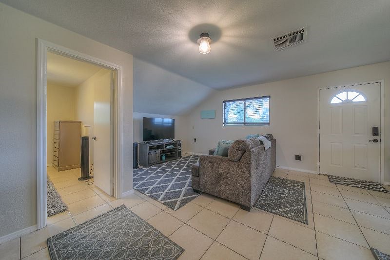 Furnished Finder property 475358_2 photo 7