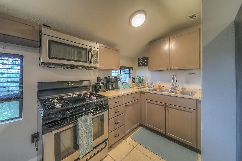 Furnished Finder property 475358_2 photo 14
