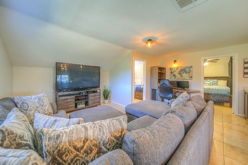 Furnished Finder property 475358_4 photo 9