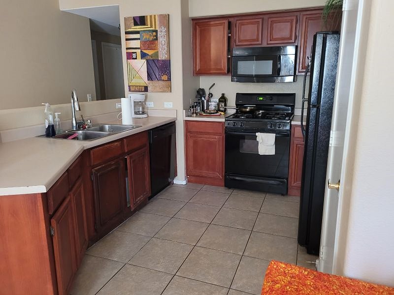 Furnished Finder property 475385_1 photo 3