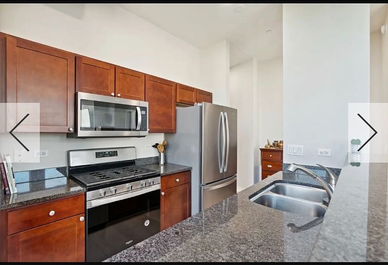 Fully stocked modern kitchen & appliances