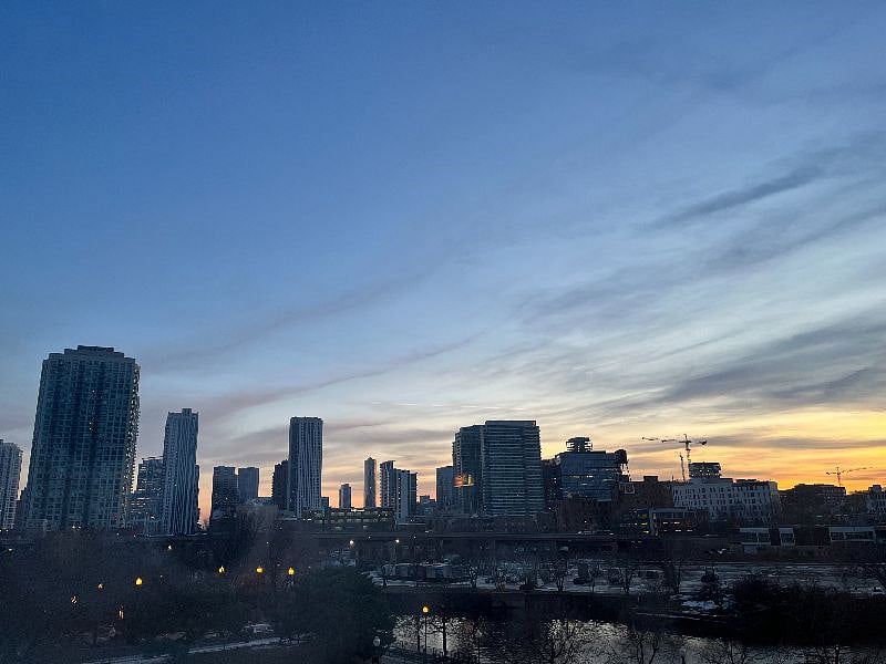 More skyline views of the river & skyline from your room, balcony, kitchen & living room