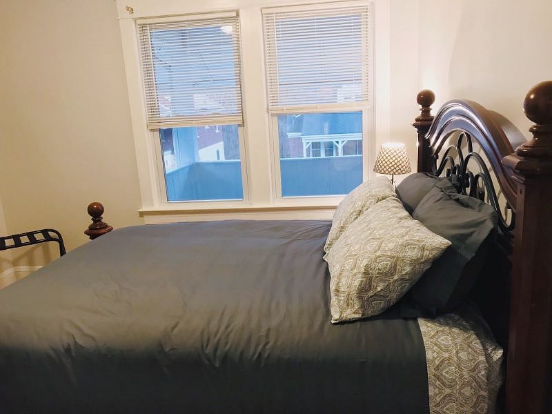 Queen bed