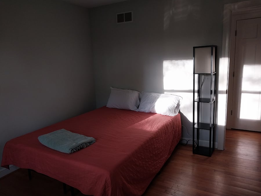 First floor bedroom. Queen sized bed.