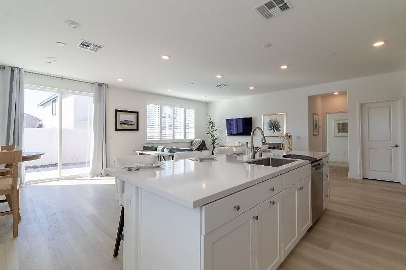 Furnished Finder property 475731_1 photo 26