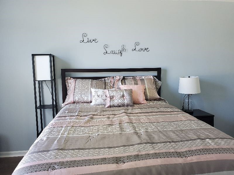 Bedroom #1: QUEEN size bed, wall mounted Smart TV 