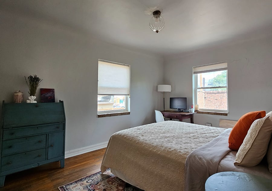 Office/Secondary Bedroom