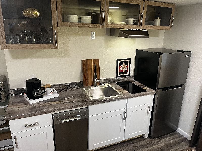 Furnished Finder property 475883_1 photo 3