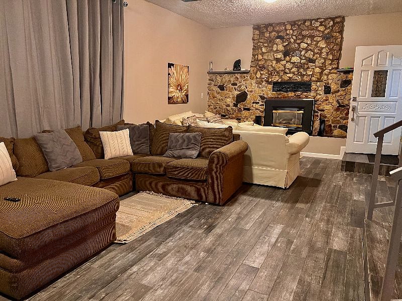 Furnished Finder property 476003_1 photo 3