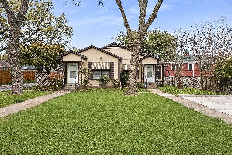 The advertised unit is on the right hand side in this picture. Lawn service is provided.