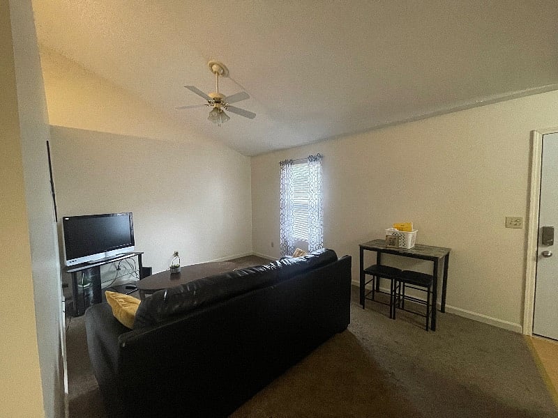 Furnished Finder property 476190_1 photo 2